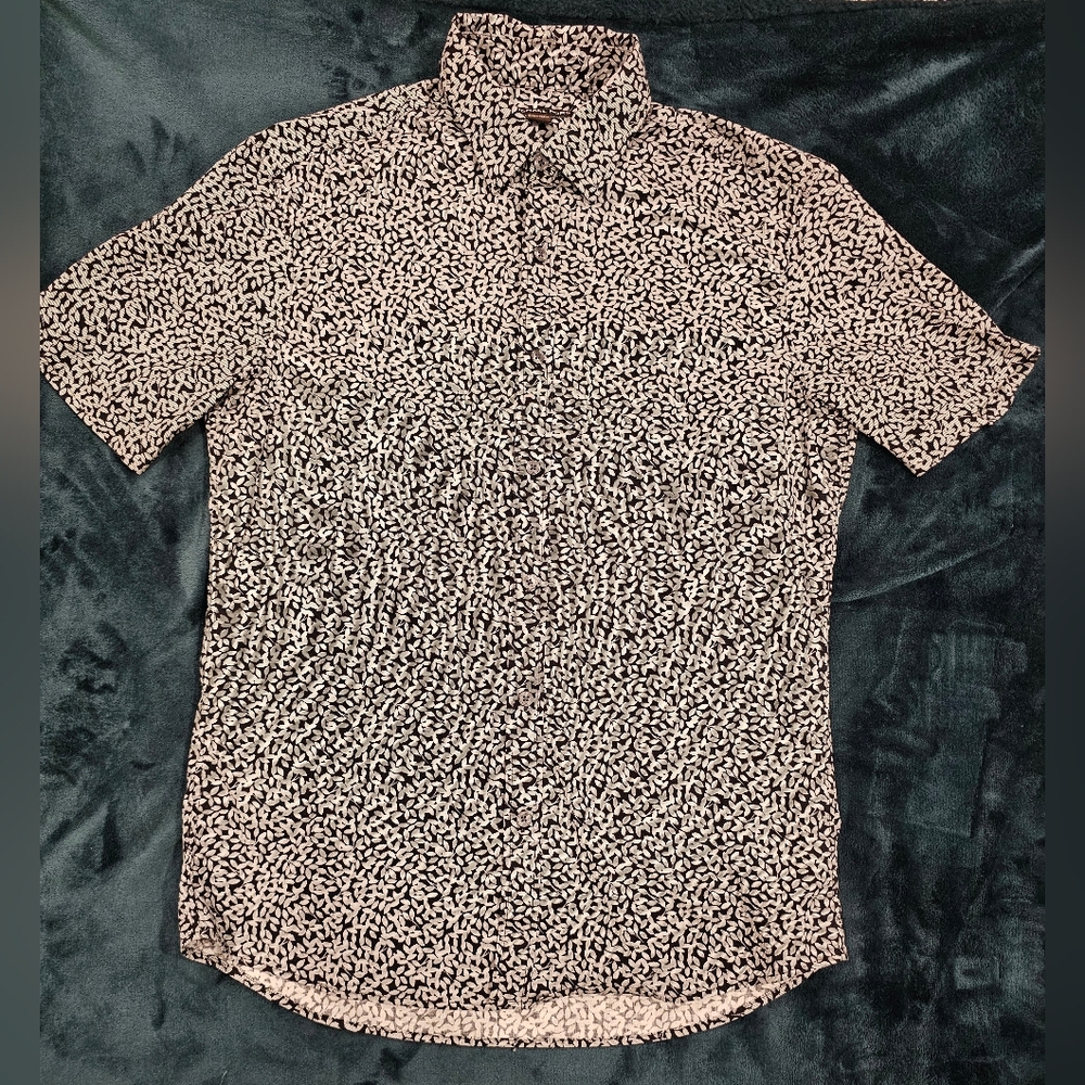 Michael Kors Men's Black and White Patterned Shirt Size Medium